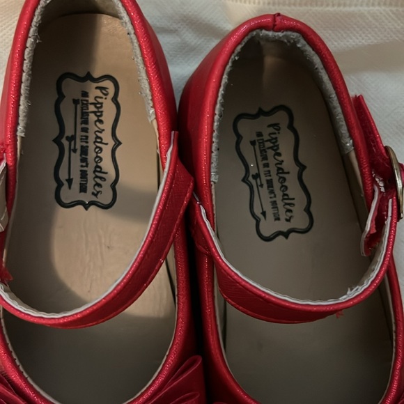 Pipperdoodles red glitter bow shoes size 31 - Picture 2 of 4